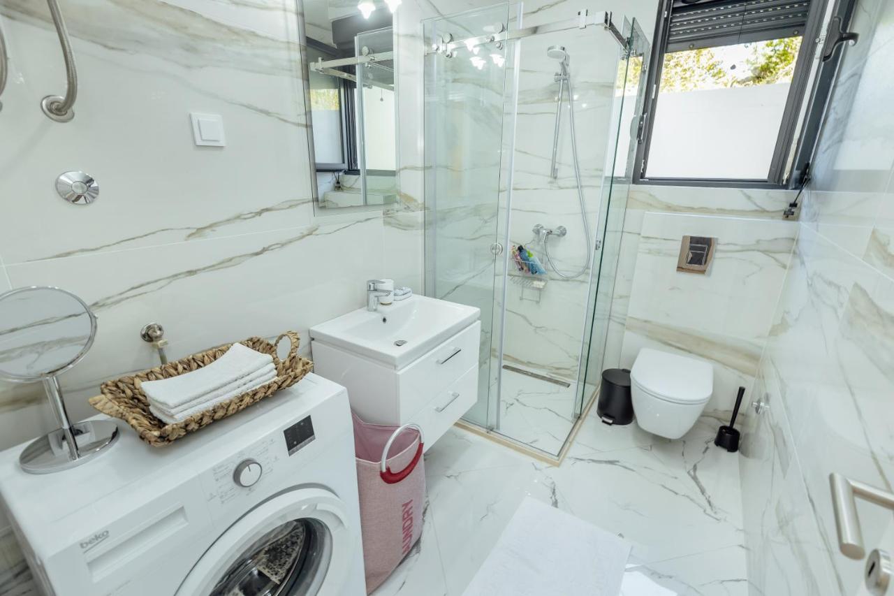 Miracle Apartment Котор Экстерьер фото
